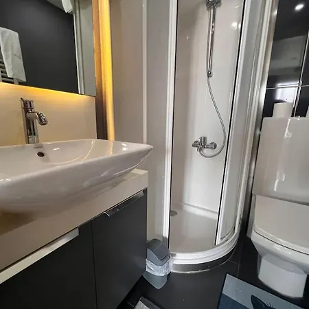 Sea View Apt In Asian Side Perfect Location Estambul